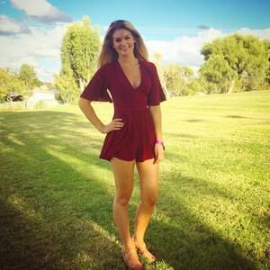 Meet your Posher, Caitlin